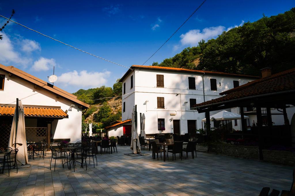 Agriturismo Cascina Del Vai Cairo Montenotte Luaran gambar